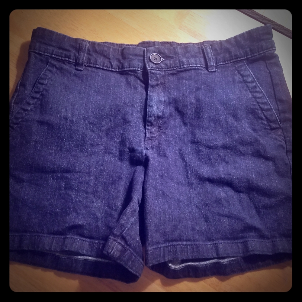 Liz Claiborne Jean shorts size 10.